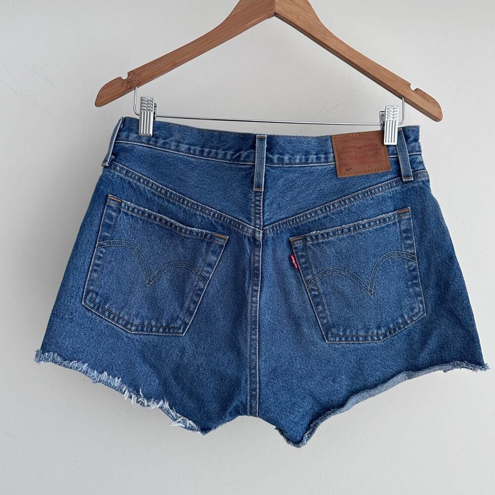 Levi's 501 denim jean shorts distressed - Picture 6 of 12